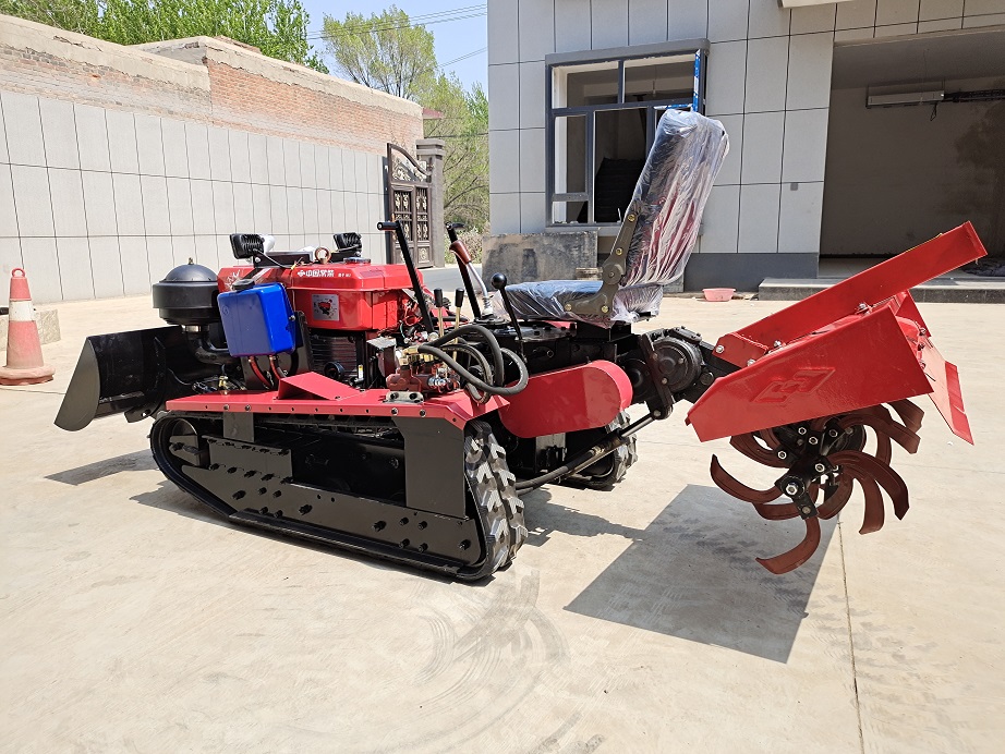 履帶微耕機(jī)小型四驅(qū)農(nóng)業(yè)開(kāi)溝耕 履帶微耕機(jī)農(nóng)機(jī)