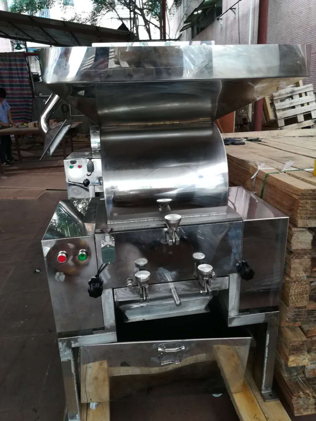 不銹鋼粗碎機(jī) 移動(dòng)式海棉粗碎機(jī) 成都包裝袋粗碎機(jī)