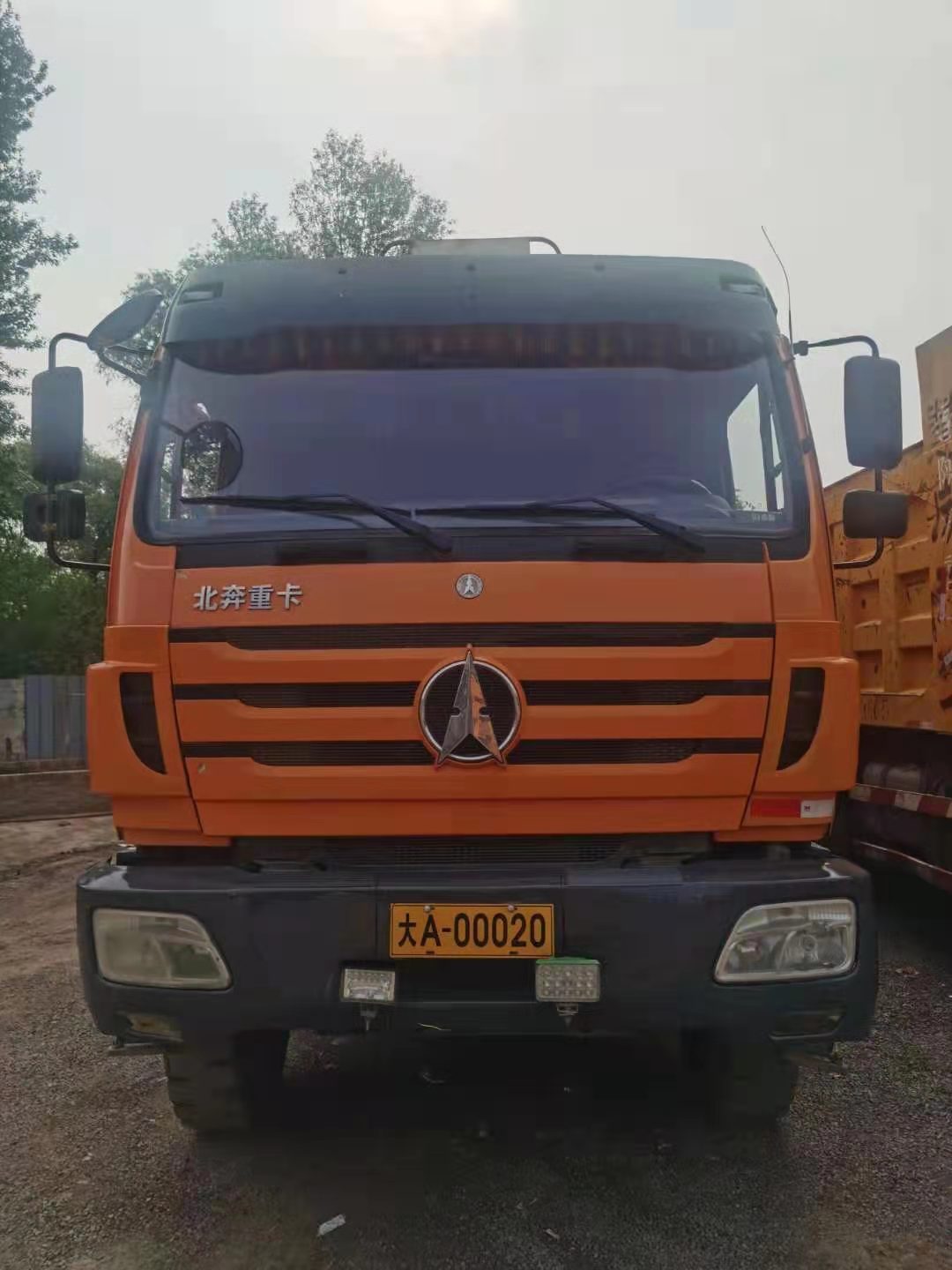 急售18年北奔自卸車