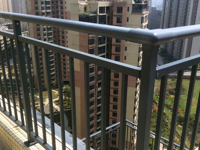 貴州安順 鋅鋼護欄 陽臺護欄 鋅鋼陽臺護欄 本地工廠 規(guī)格齊全