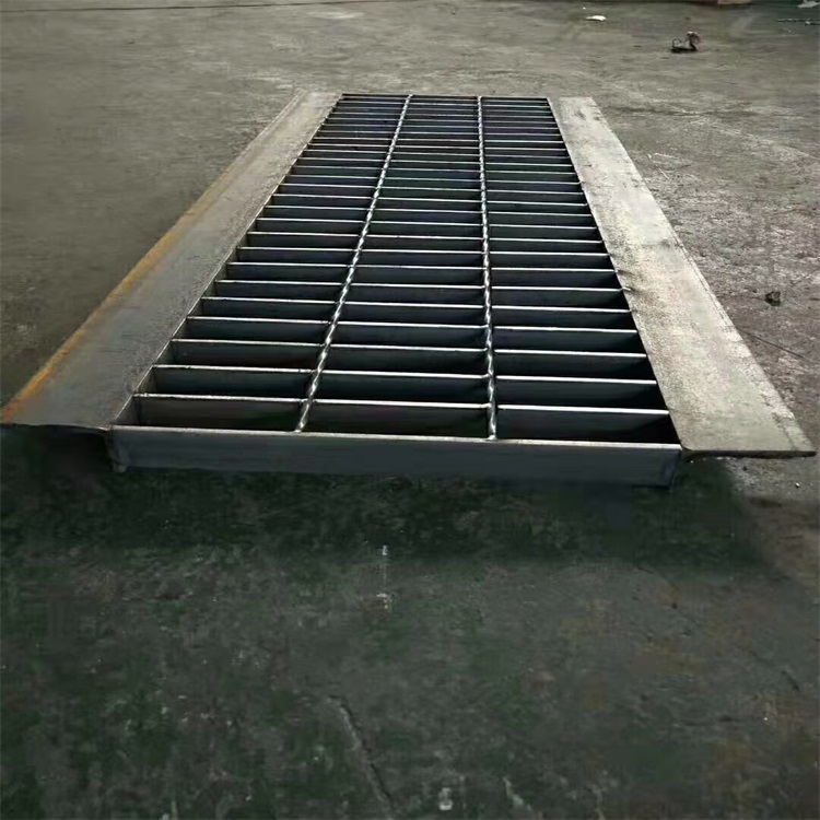 通風(fēng)散熱鋼格柵板 熱鍍鋅鋼格板 萊昌實力廠家 規(guī)格型號可定做