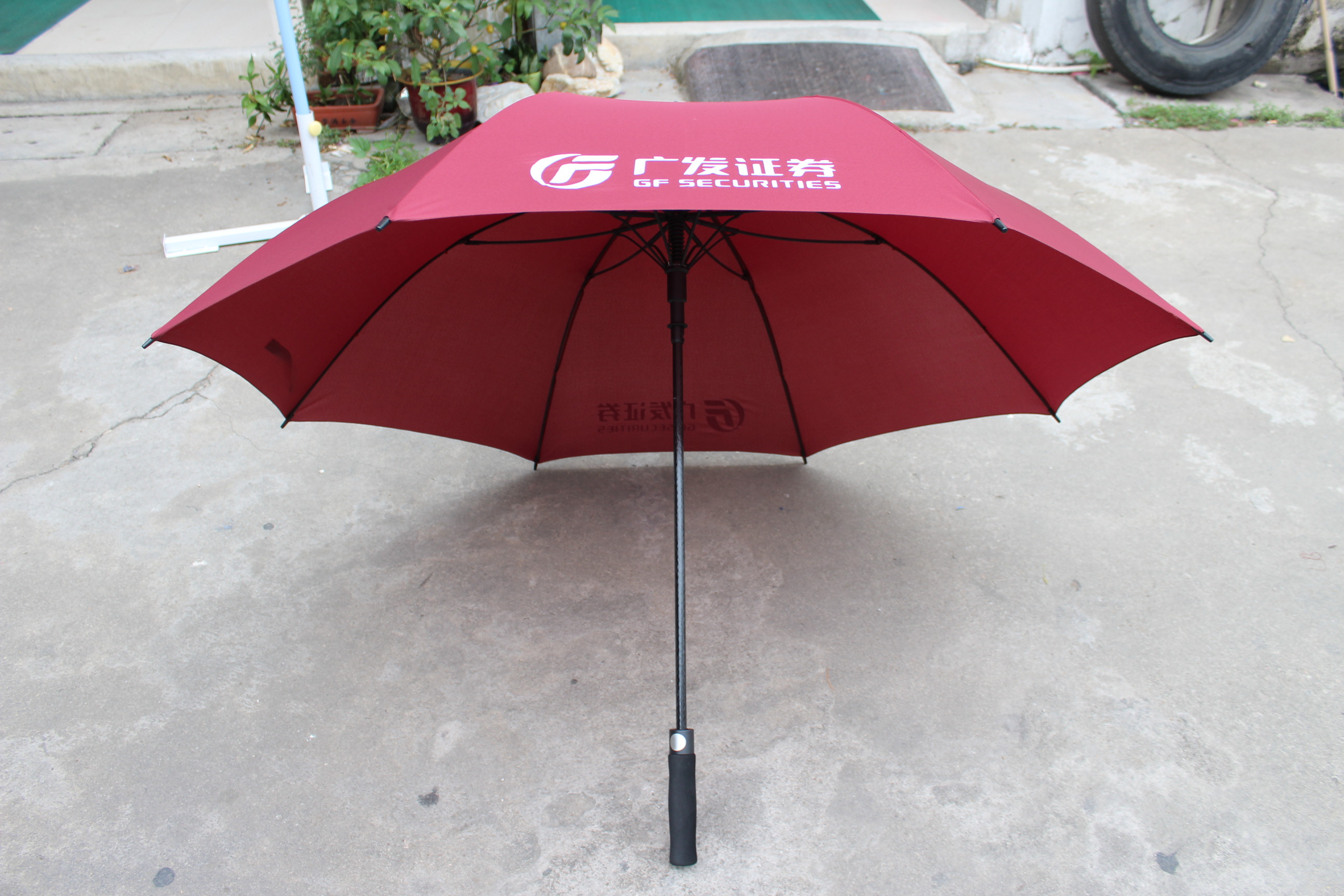 雨傘批發(fā)定做廣告印字三折傘商務直桿傘印字定做創(chuàng)意雨傘