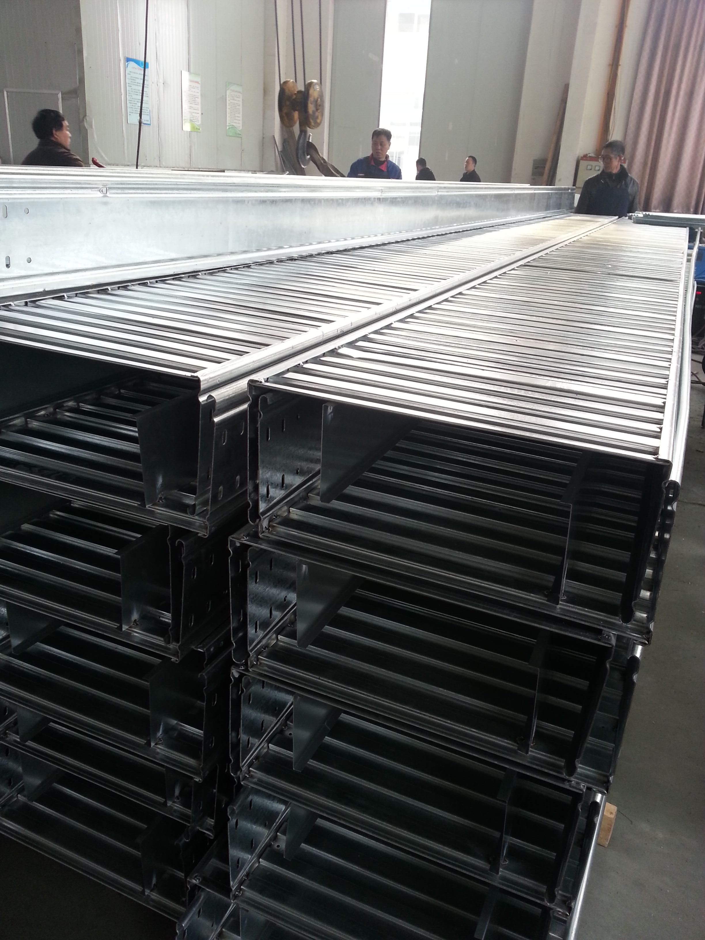 304不銹鋼槽式橋架金屬線槽熱浸鋅鍍鋅板防火噴塑槽式 鍍鋅板橋架