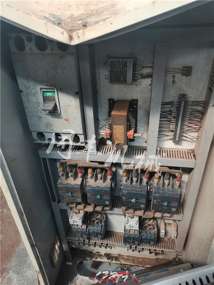 出售二手1500型大型金屬撕碎機(jī) 塑料桶撕碎機(jī)配75kw電機(jī)14萬