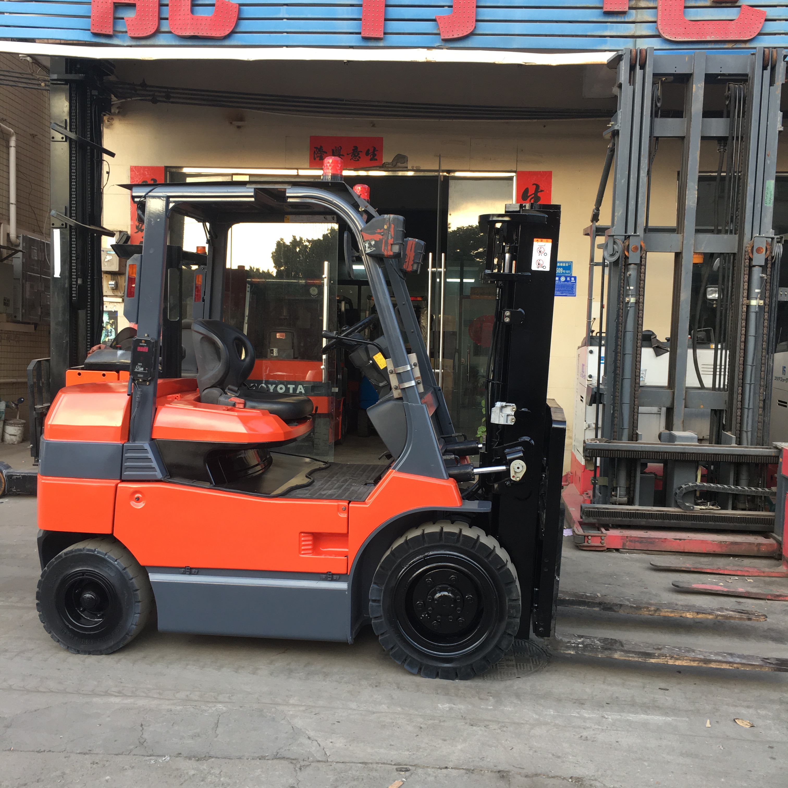 二手原裝3.5噸豐田叉車出租