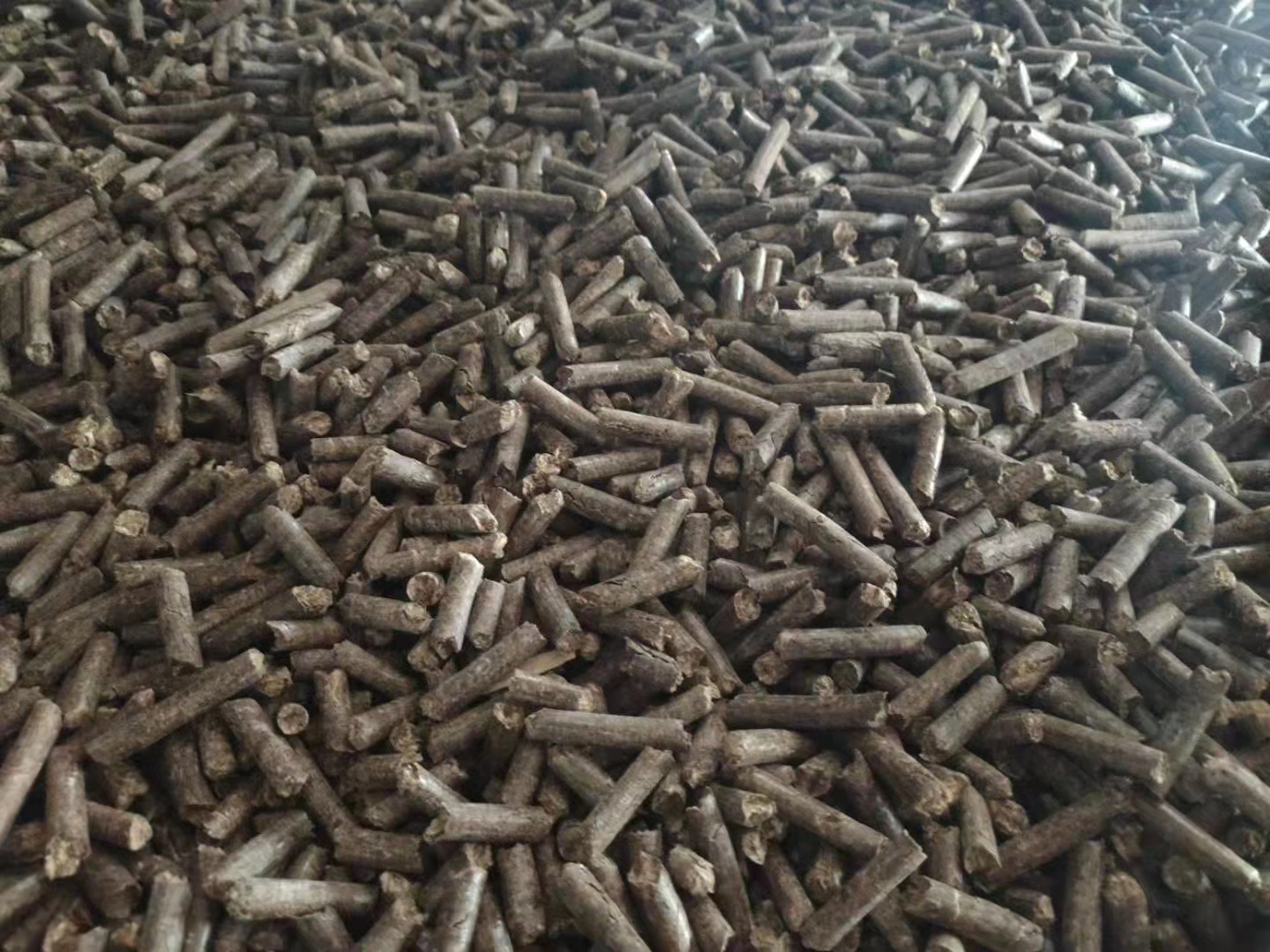 西安木質(zhì)燃料 木制燃料 家用煤炭生物質(zhì)顆粒 廠家批發(fā)直銷價(jià)