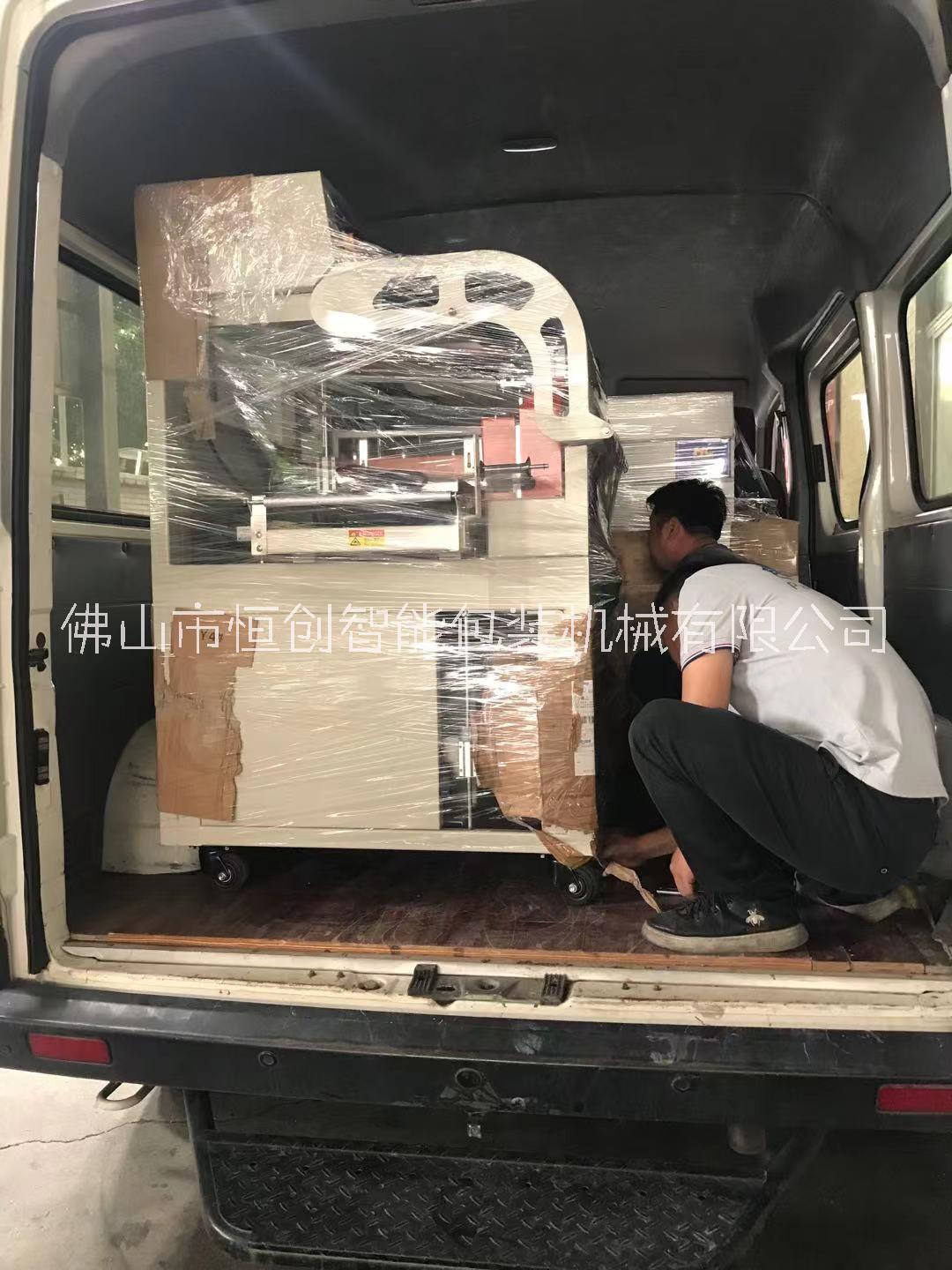 多功能自動(dòng)化包裝機(jī)，玩具包裝機(jī)，梳子包裝機(jī)，瓶子套袋機(jī)