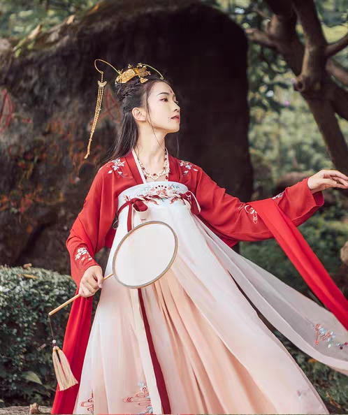 出租展會(huì)服裝、旗袍、西裝，彩色禮