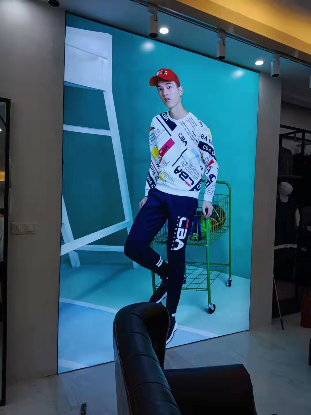 uv軟膜天花燈箱定制手機(jī)店服裝店