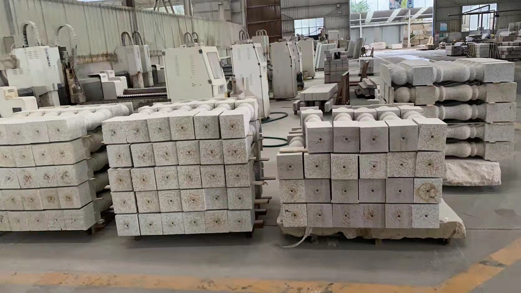 廠家供應(yīng)異型欄桿