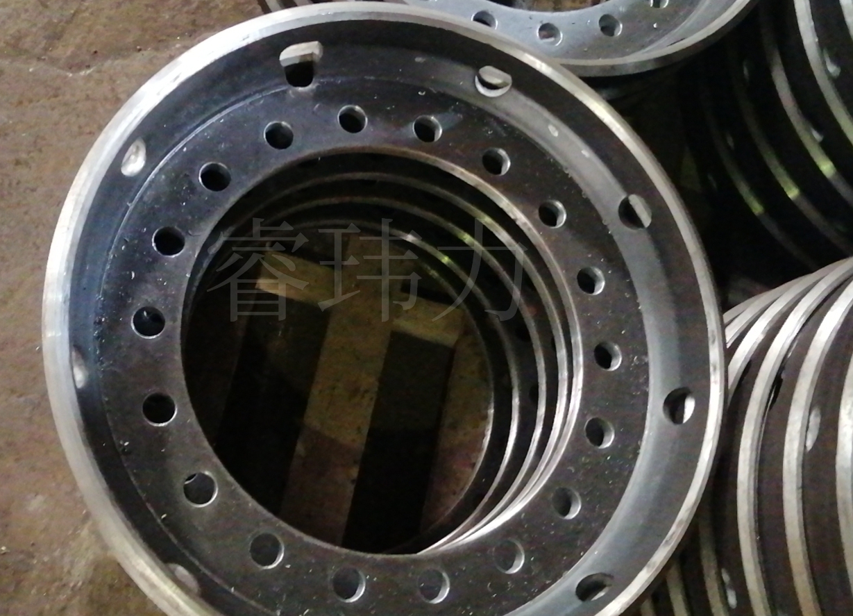同力105礦寬體車鋼圈頂輪輻