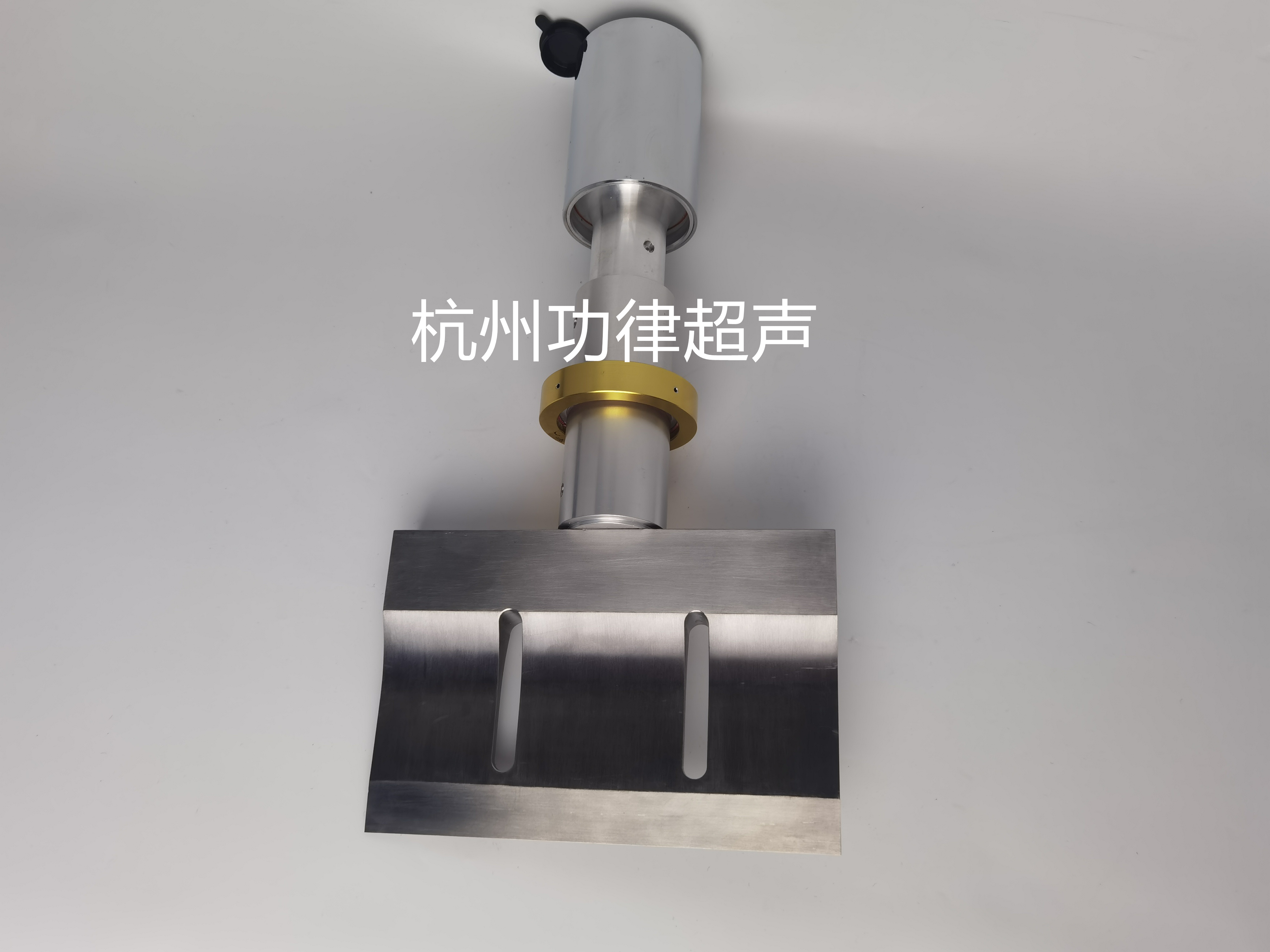 廠家供應(yīng)超聲波食品蛋糕切割刀超聲波奶酪堅(jiān)果類切割刀超聲波切割