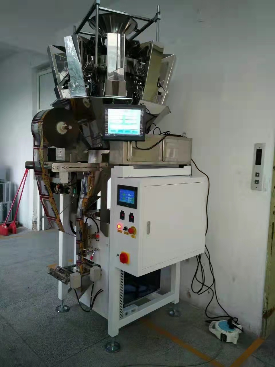 廣東汕頭供應(yīng)電子秤包裝機(jī)生產(chǎn)廠家定制報(bào)價(jià)、供應(yīng)電子秤包裝機(jī)價(jià)格【金易德】