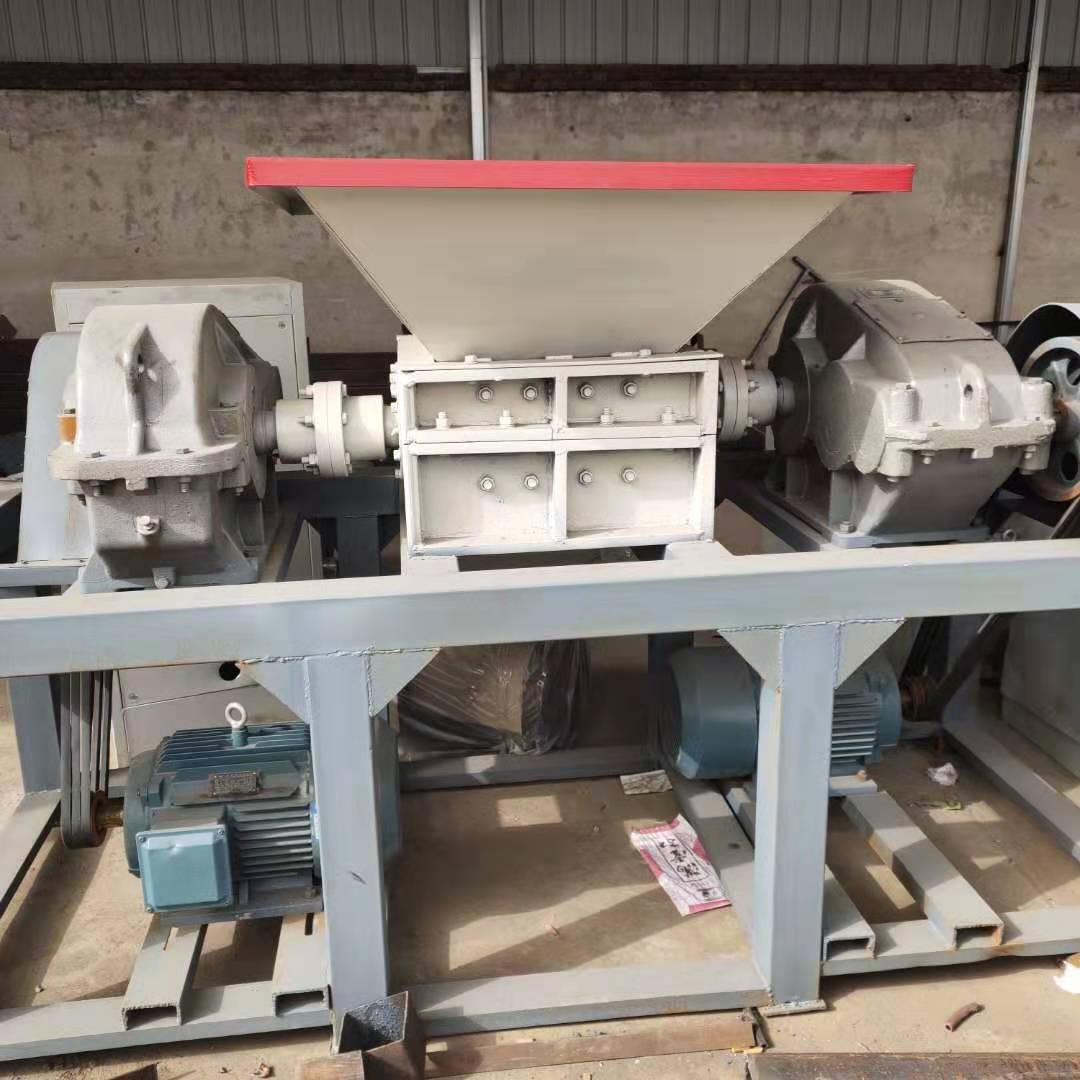 大型亂鋼筋破碎機(jī) 斷橋廢料撕碎機(jī) 1500型摩托車(chē)外殼配件塑料撕碎 大型亂鋼筋破碎機(jī)斷橋廢料撕碎機(jī)