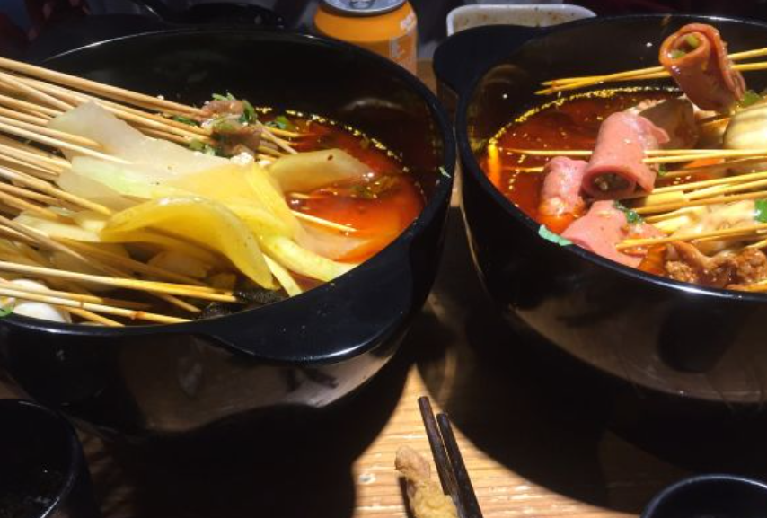 壹粵哥哥冷鍋串串盤(pán)，燒烤串串砂鍋密胺餐具定制