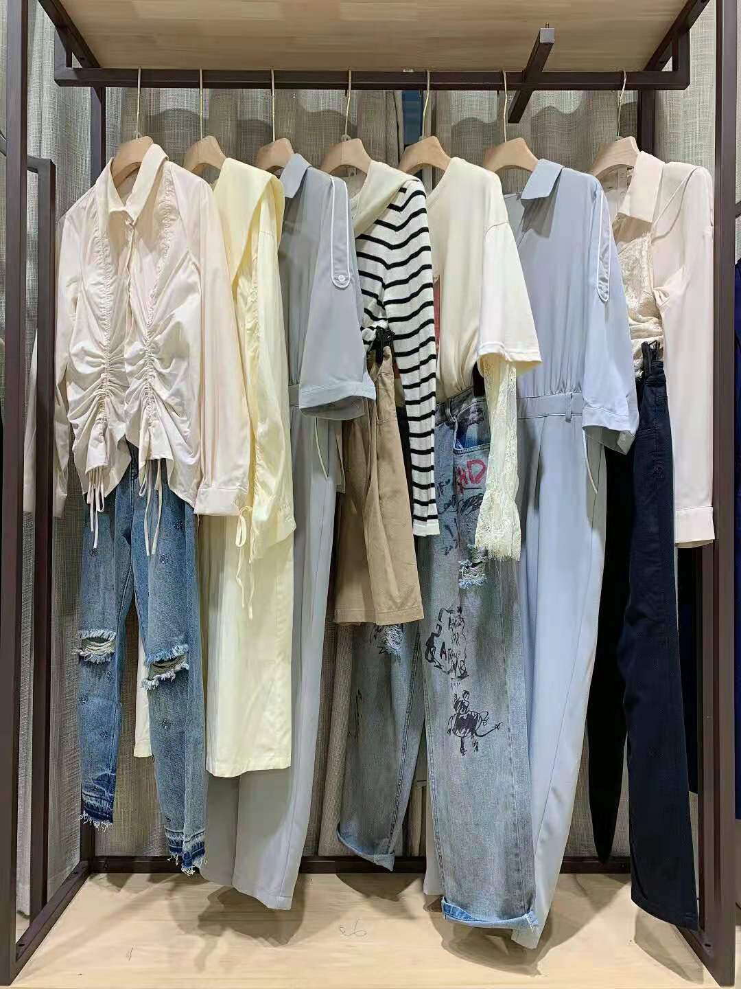 新作2021秋裝新款女裝品牌一手服裝尾貨批發(fā)
