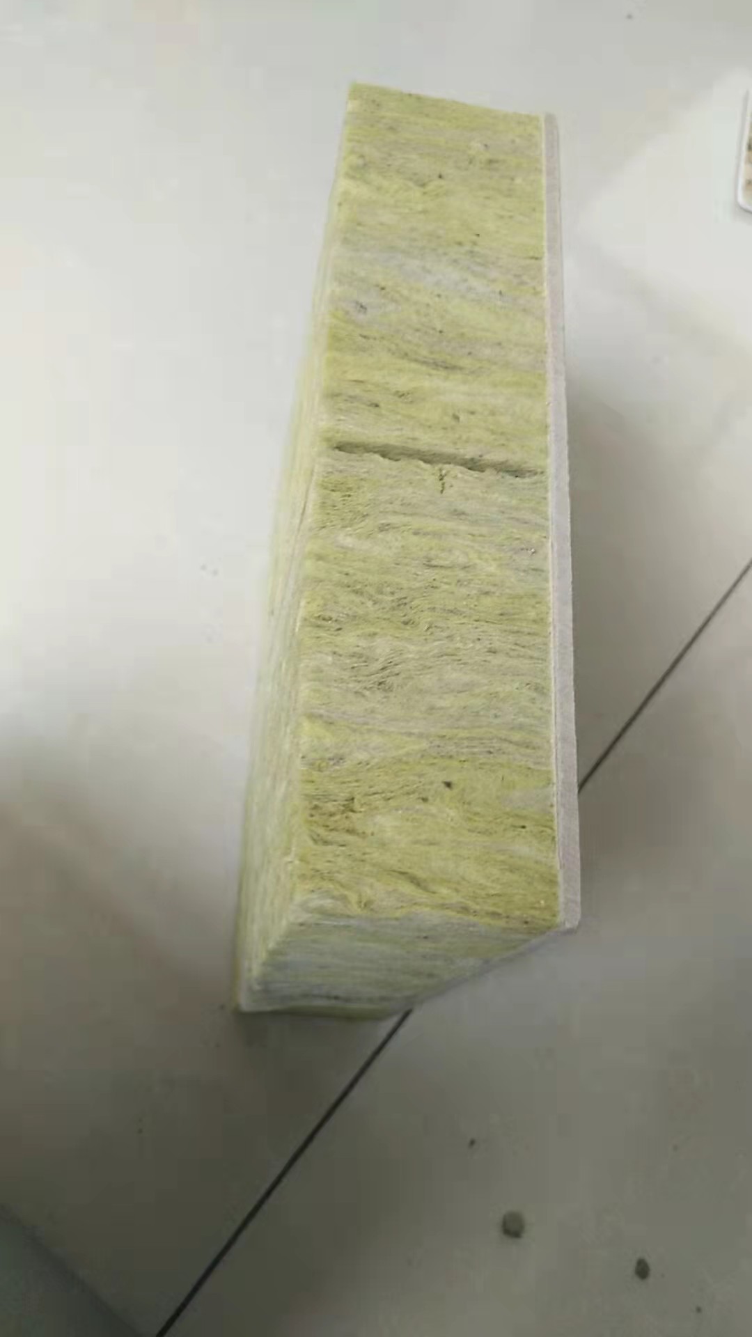 60mm厚現(xiàn)澆混凝土保溫結(jié)構(gòu)一體化免拆模板