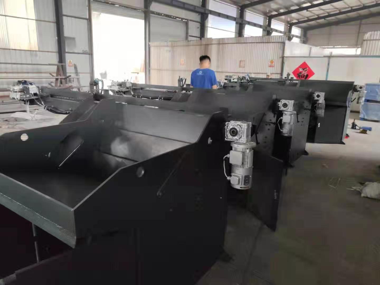 中清新能自動上料機