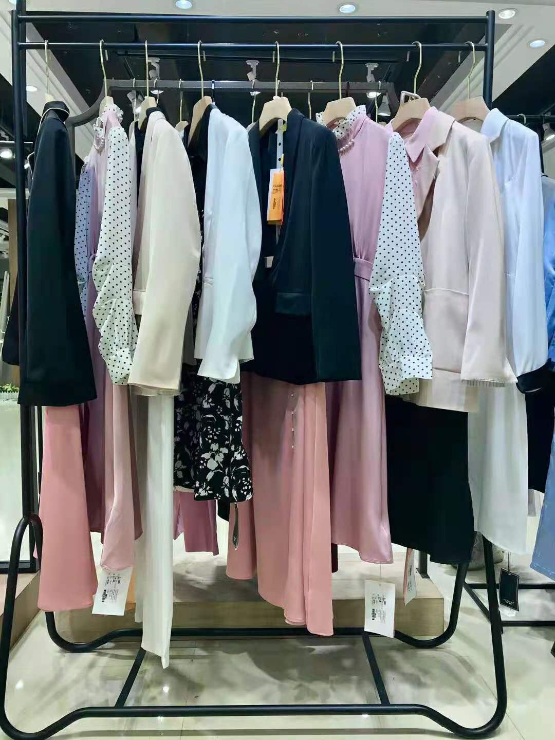 輕奢品牌珂萊迪奧2021秋三 標(biāo)齊全女裝品牌折扣尾貨批發(fā)