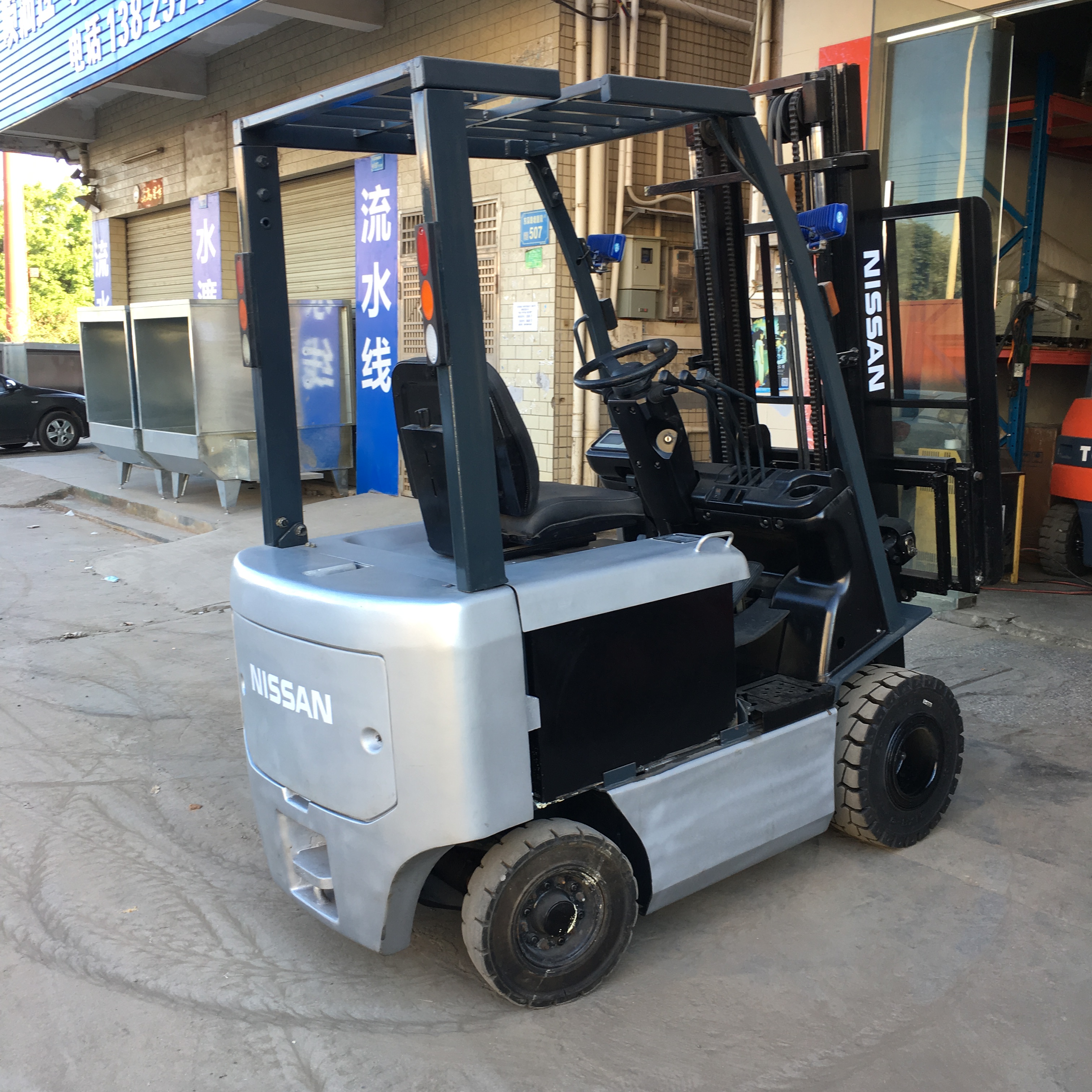 二手電動(dòng)叉車1.5噸NISSAN叉車
