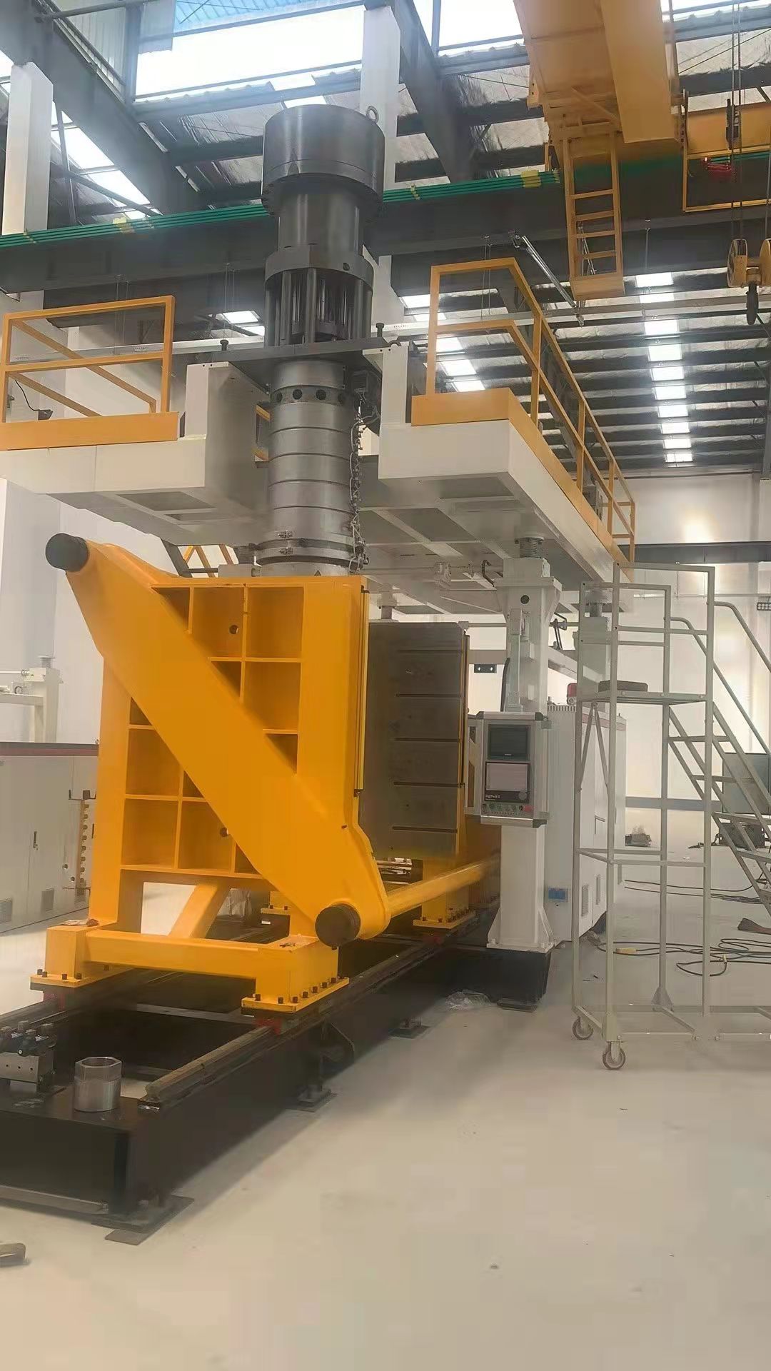 吹塑機(jī)設(shè)備生產(chǎn)廠家 吹塑機(jī)供應(yīng)商熱線