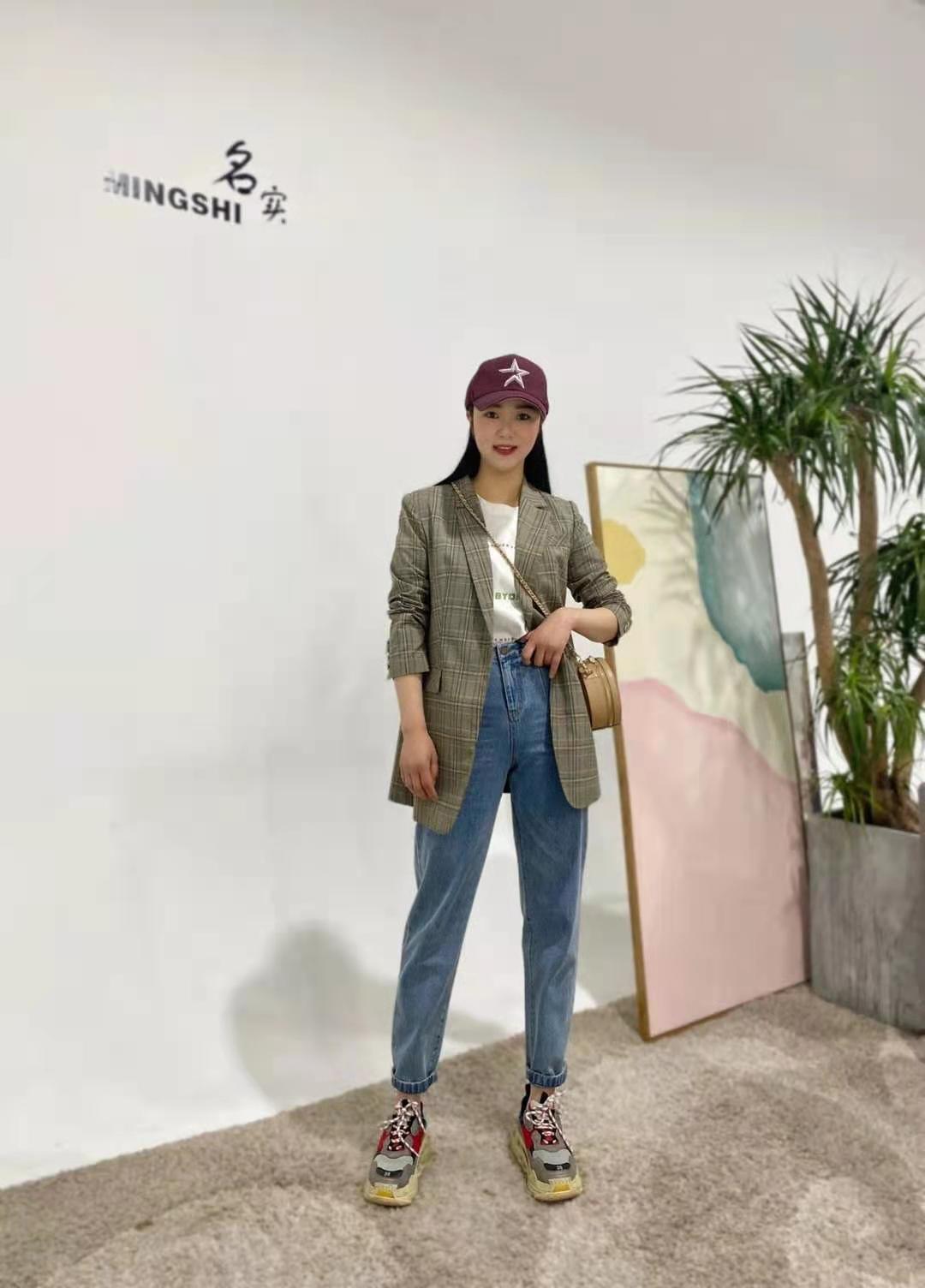 國內大 牌品牌名實2021秋品牌折扣女裝工廠一手貨源