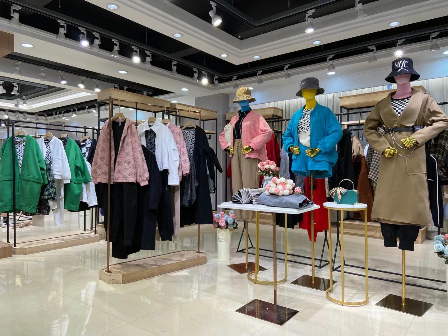 休閑潮牌女裝九度2021冬廣州一 線潮牌女裝撤柜尾貨一折清倉