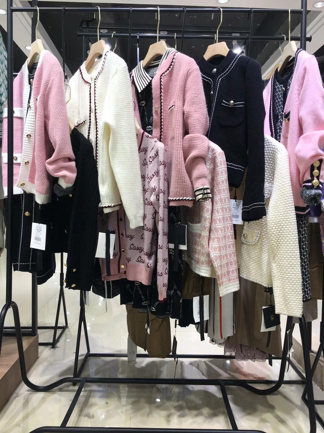 輕奢小香風(fēng)系列吉米小姐2021冬品牌折扣女裝庫(kù)存尾貨批發(fā)