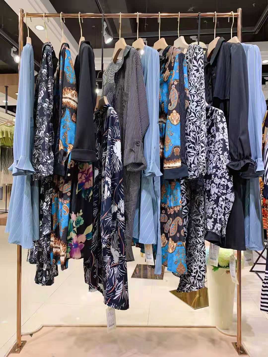 一二線(xiàn)女裝品牌西子戀2021秋冬女裝折扣批發(fā)渠道