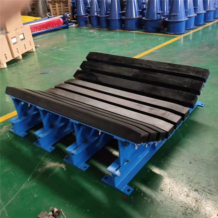 煤礦緩沖床廠家定制多規(guī)格 落料點(diǎn)緩沖滑槽 礦用減震緩沖托床