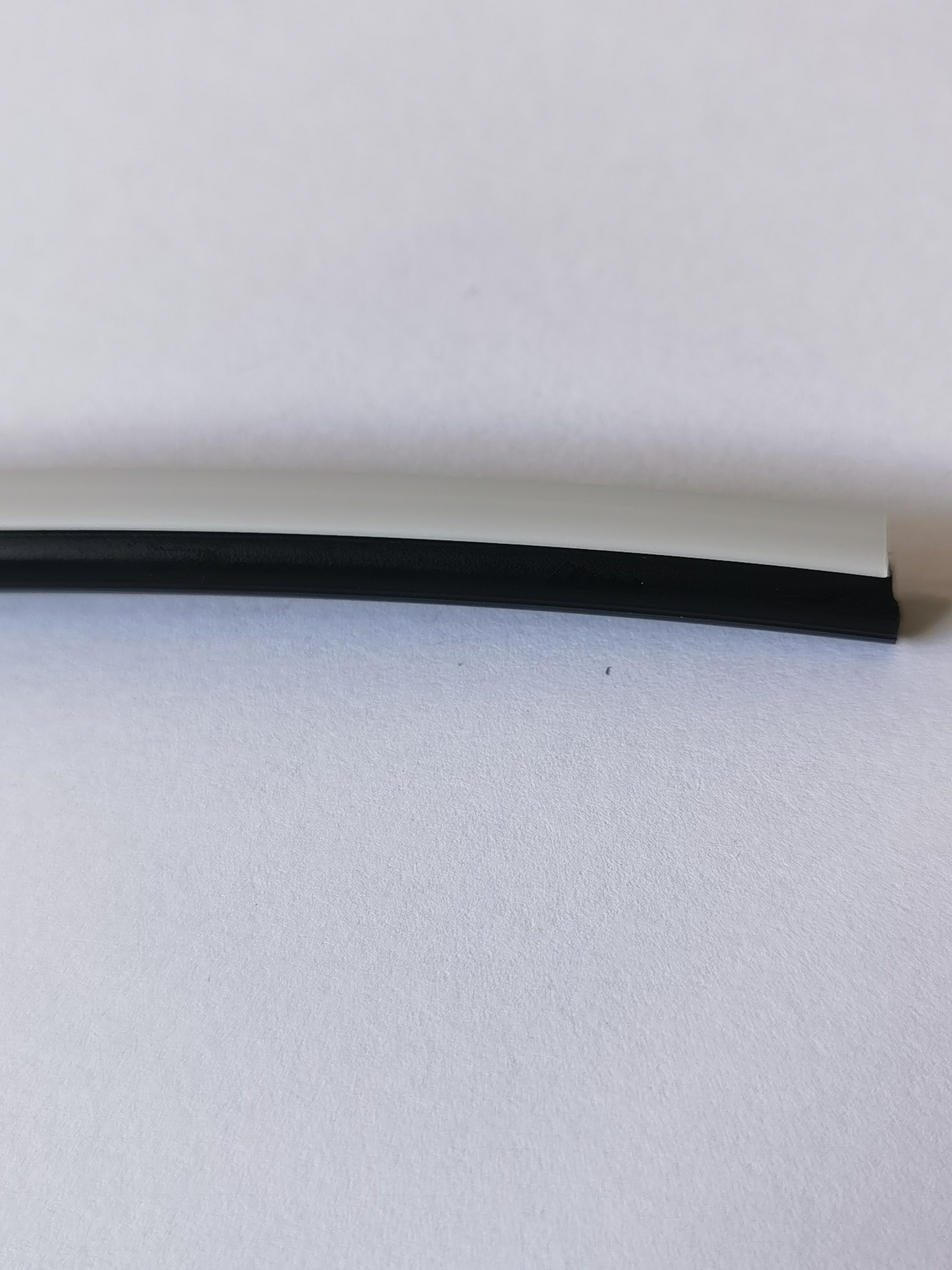 定做門窗密封膠條陽(yáng)臺(tái)玻璃門縫隔音條定制門窗復(fù)合防撞膠