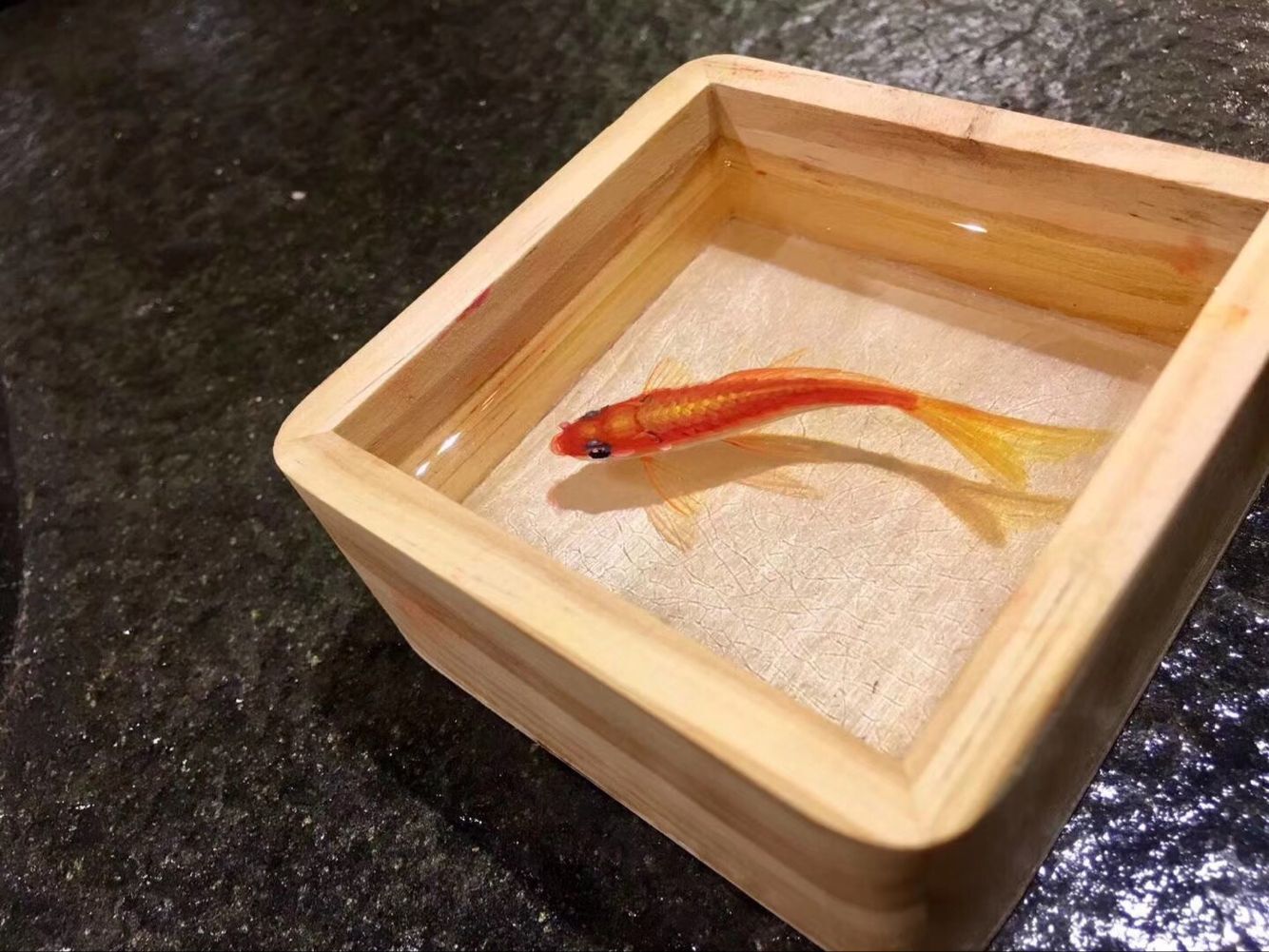 樹(shù)脂畫(huà)膠水