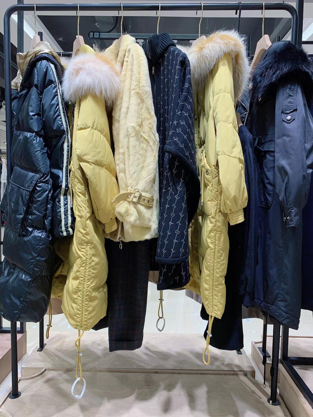 廠家直發(fā)女裝EMiT2021秋冬品牌折扣女裝衣服批發(fā) 一折清倉正 品女裝