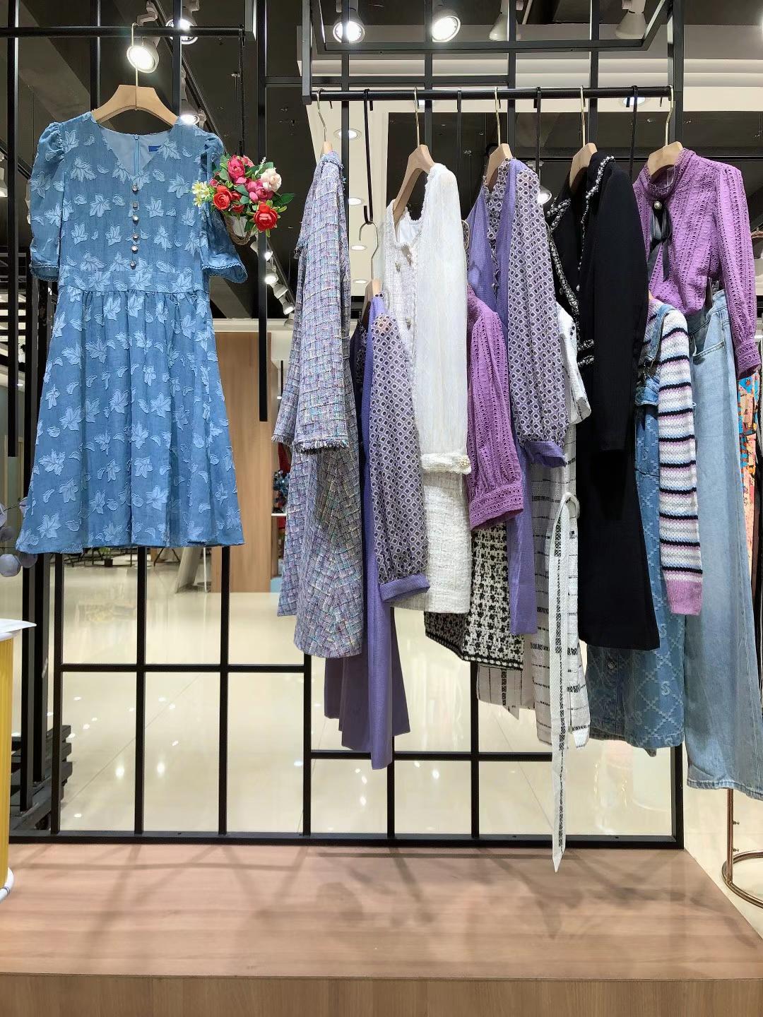 深圳品牌恩裳2022春裝品牌女裝折扣批發(fā)高 檔專(zhuān)柜店介紹
