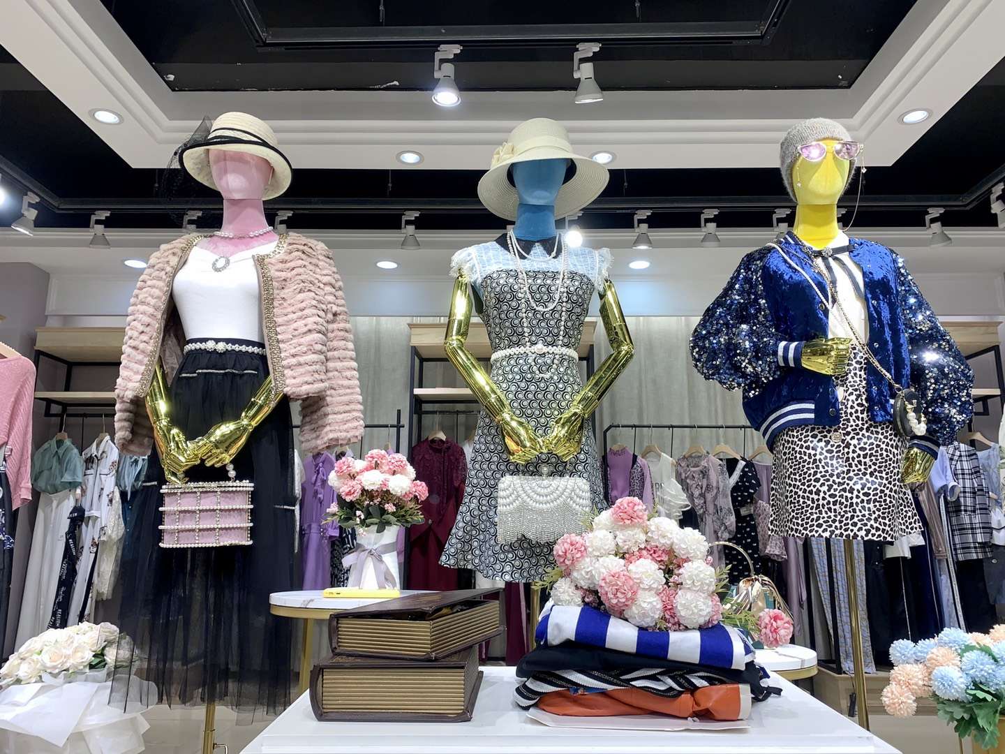 芭蒂娜2022春裝品牌折扣精 品女裝尾貨一手批發(fā)貨源
