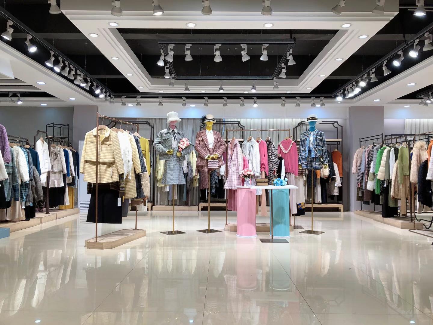 知 名品牌摩邑2021冬小香風(fēng)系列品牌折扣女裝貨源在哪里拿便宜休閑女裝尾貨電商批發(fā)渠道