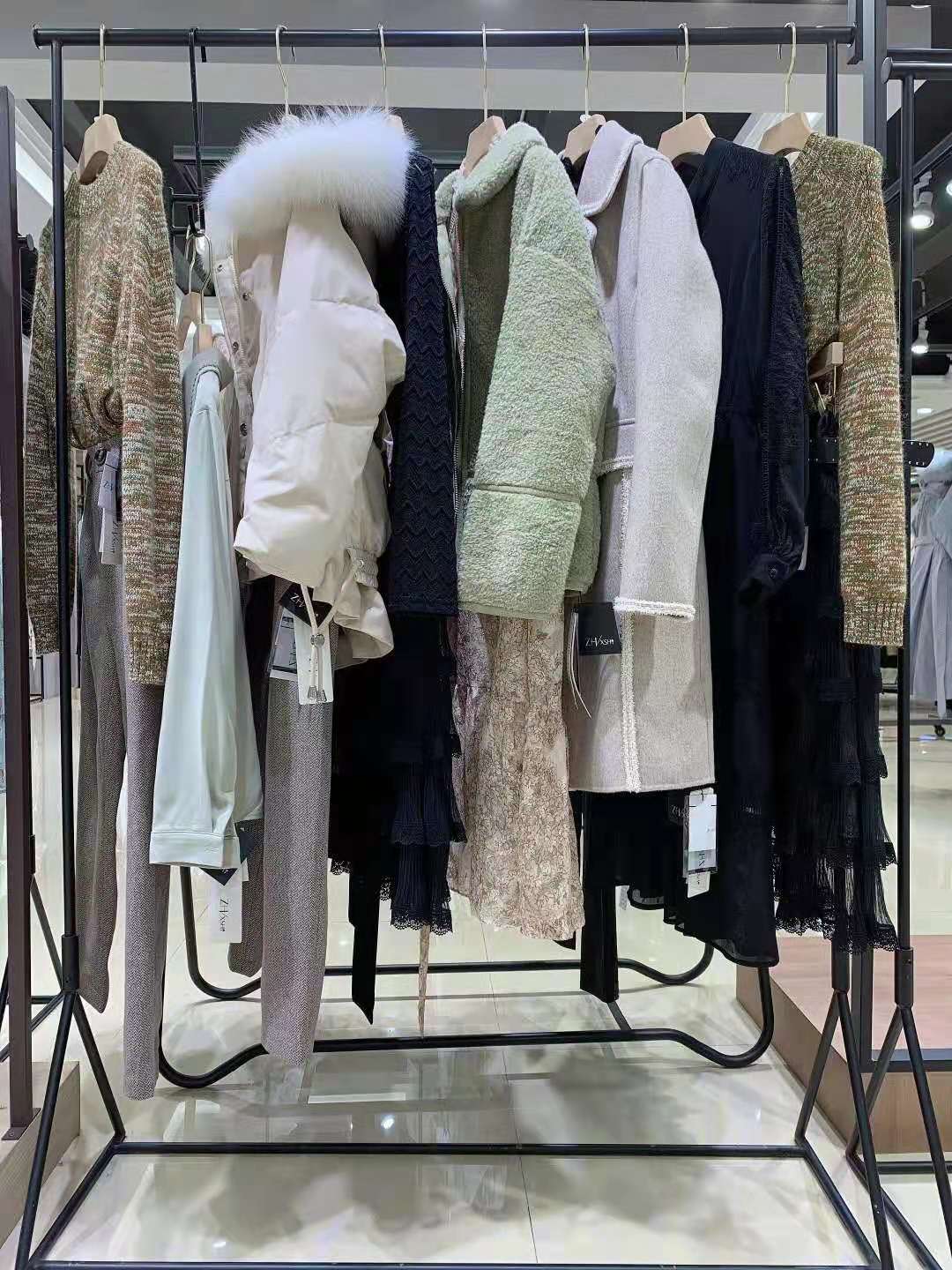 時(shí)尚少淑品牌朝花夕拾秋冬直播間爆火女裝庫(kù)存尾貨批發(fā)
