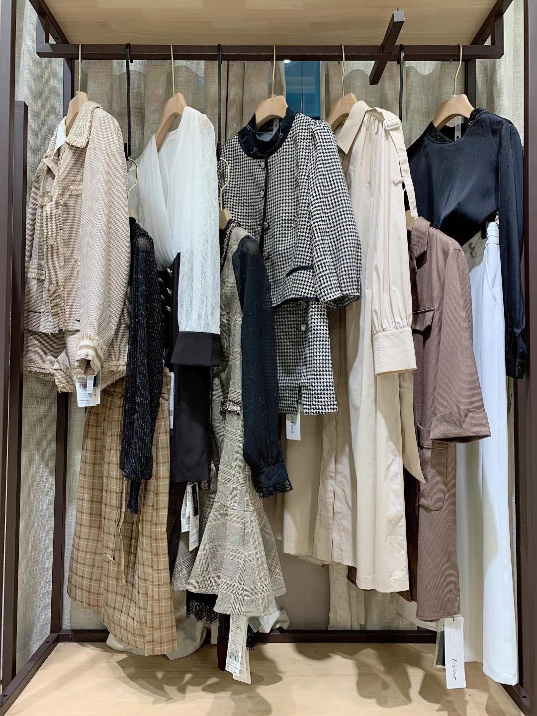 杭州知 名品牌朝花夕拾2021秋精 品一手女裝批發(fā)秋季必備款批發(fā)走份