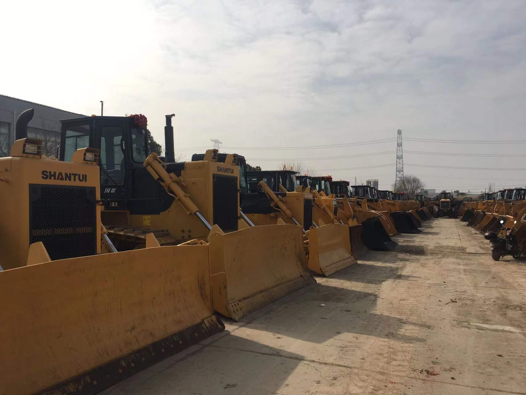 貴陽二手濕地山推推土機供應(yīng)商電話_轉(zhuǎn)讓價錢【上海忠奮工程機械有限公司】