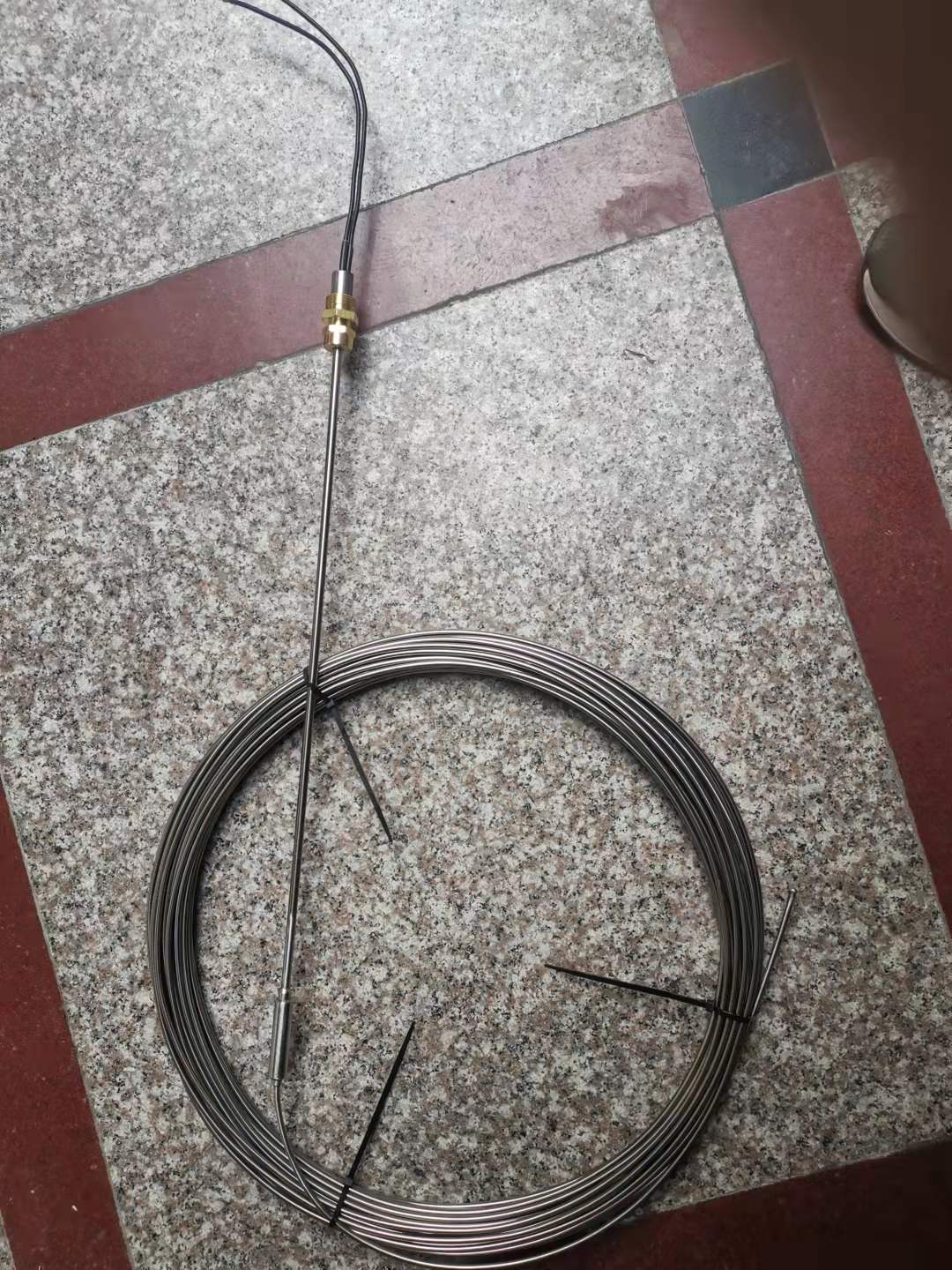 瀝青管道高溫伴熱帶 鎧裝不銹鋼加熱電纜 MI礦物絕緣伴熱帶