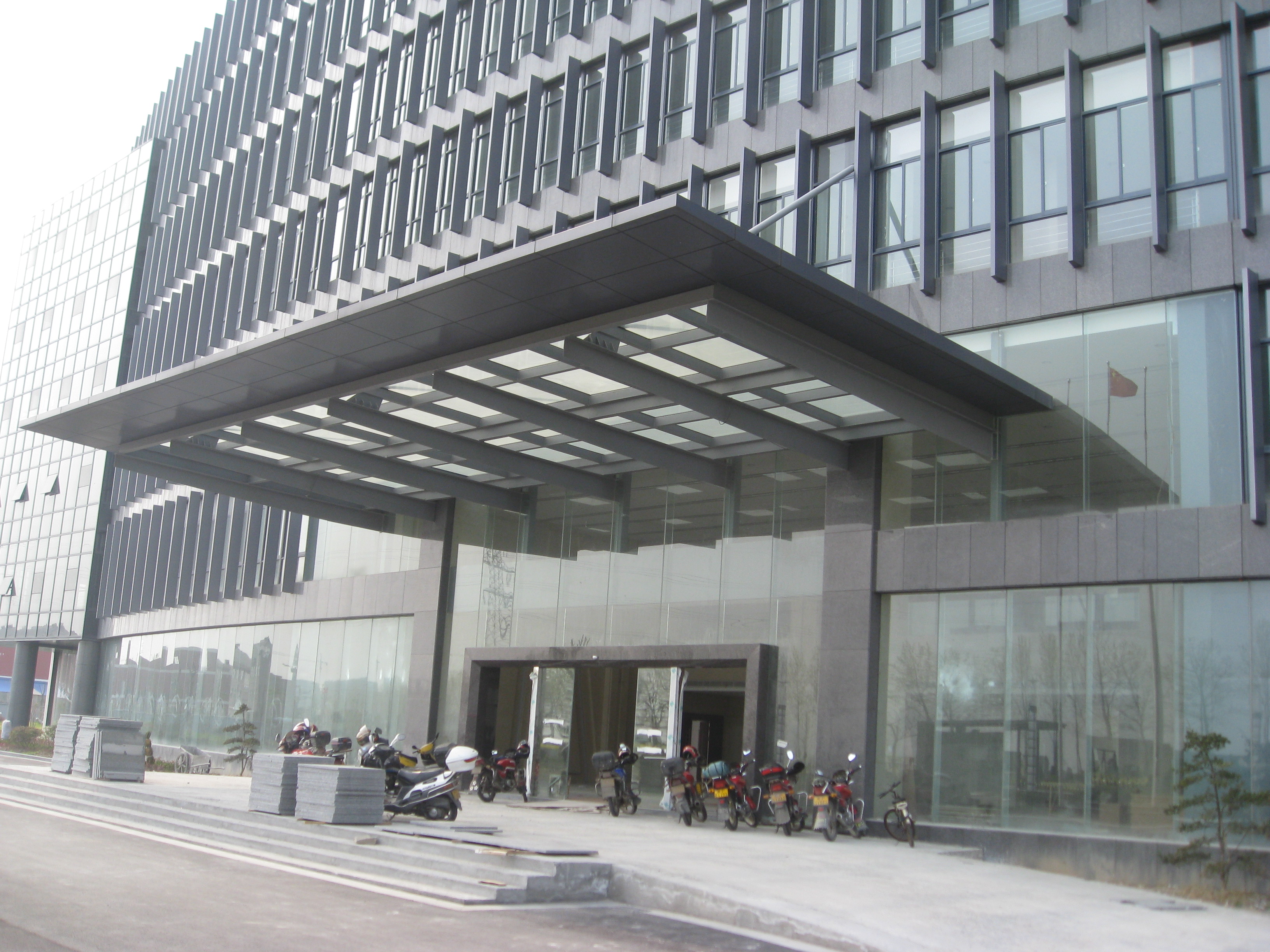 洪合凱迪嘉服飾幕墻工程 駁接爪式隱框杭州幕墻工程