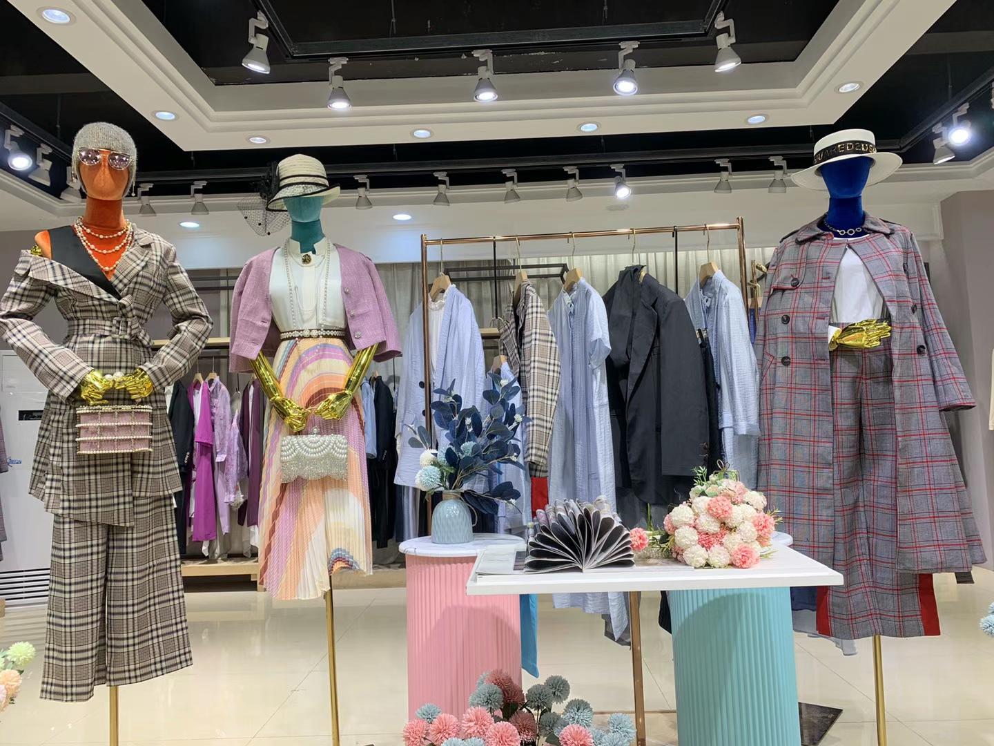 高端 品牌圖拉2022春大碼女裝折扣尾貨庫(kù)存批發(fā)