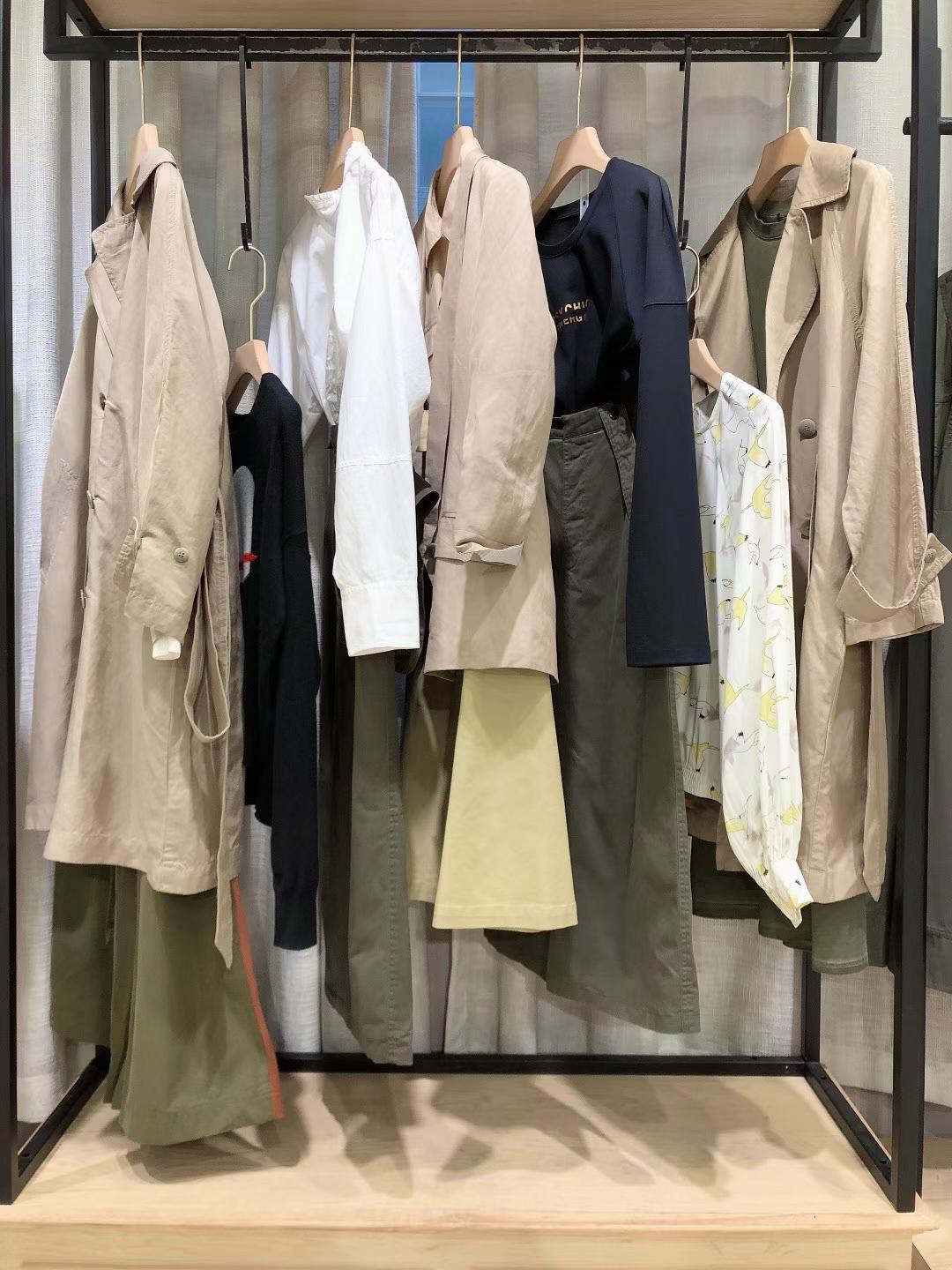 時尚知 名女裝未知未覺WZWJ/沒完沒了2022春女裝折扣批發(fā)供應(yīng)商