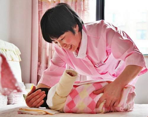 寧波月嫂服務(wù)中心-一個(gè)月多少錢【寧波艾杰家政服務(wù)有限公司】