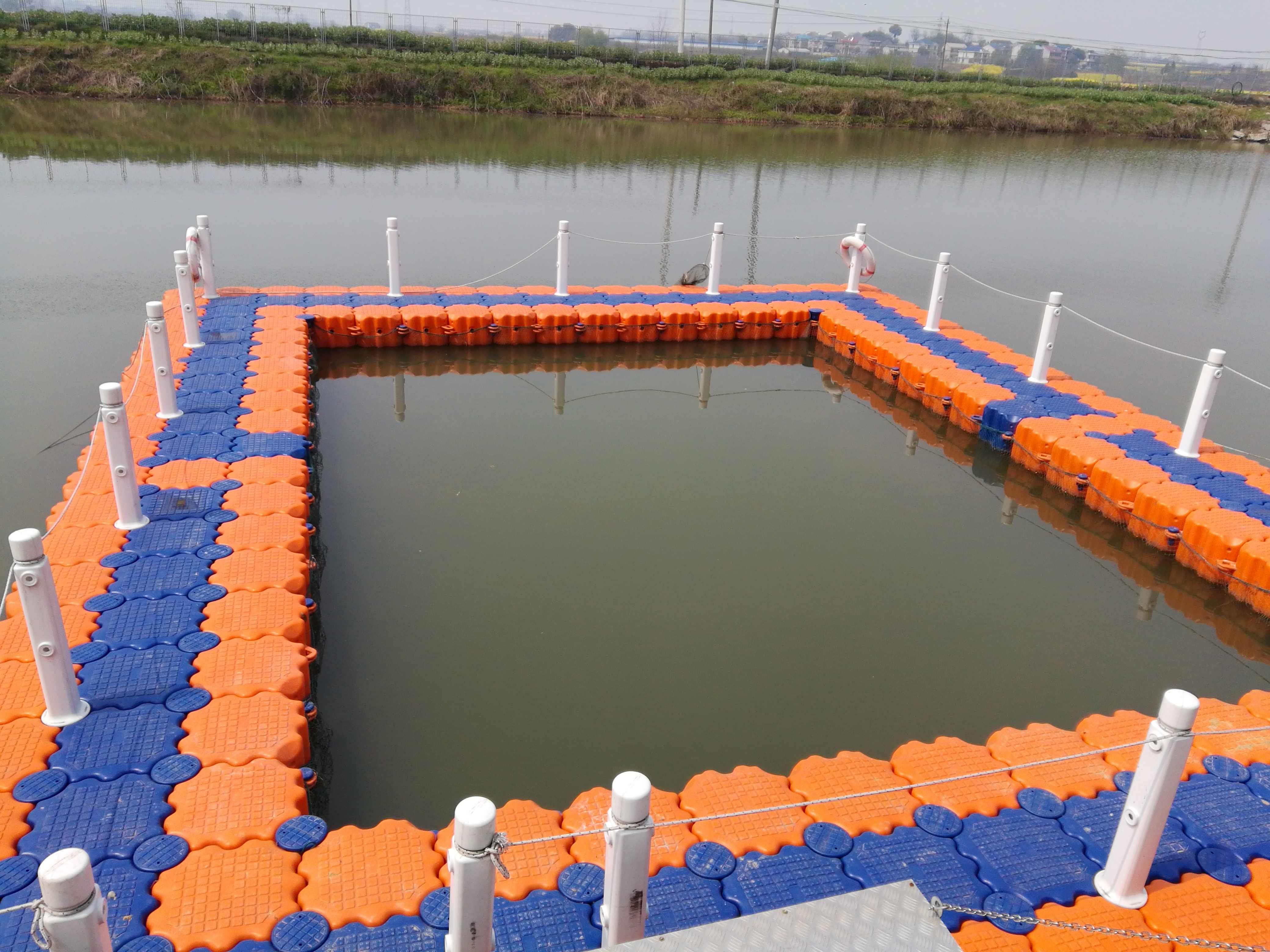 魚塘網(wǎng)箱養(yǎng)殖 塑料浮筒 景區(qū)水上浮臺 游泳池游船泊位 釣魚平臺