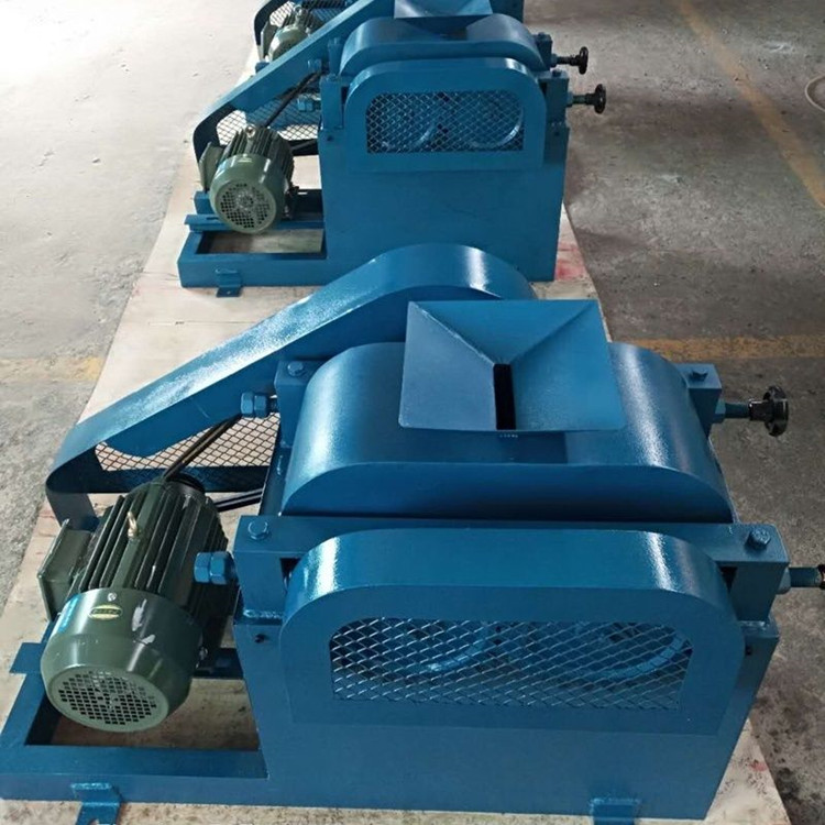 對輥破碎機擠壓式對輥破碎機全自動小型齒輥粉碎機械設(shè)備