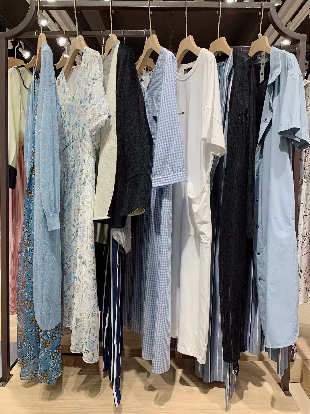 國內(nèi)一二線品牌瑪塞莉四季款品牌女裝折扣一手貨源批發(fā)供應(yīng)鏈