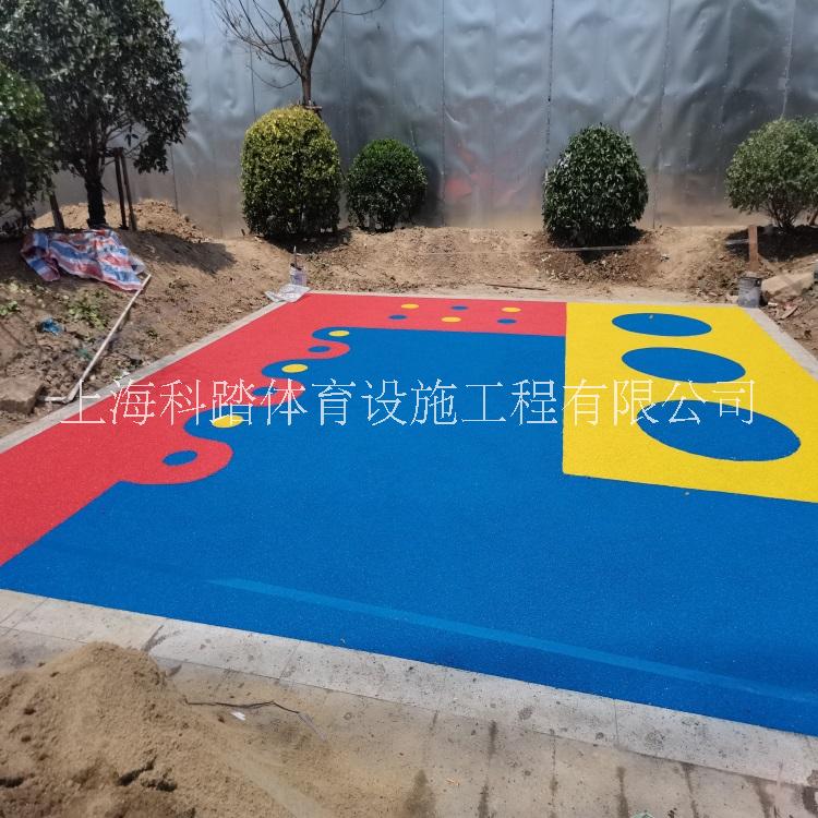 小區(qū)塑膠地坪施工 游樂場塑膠地面廠家