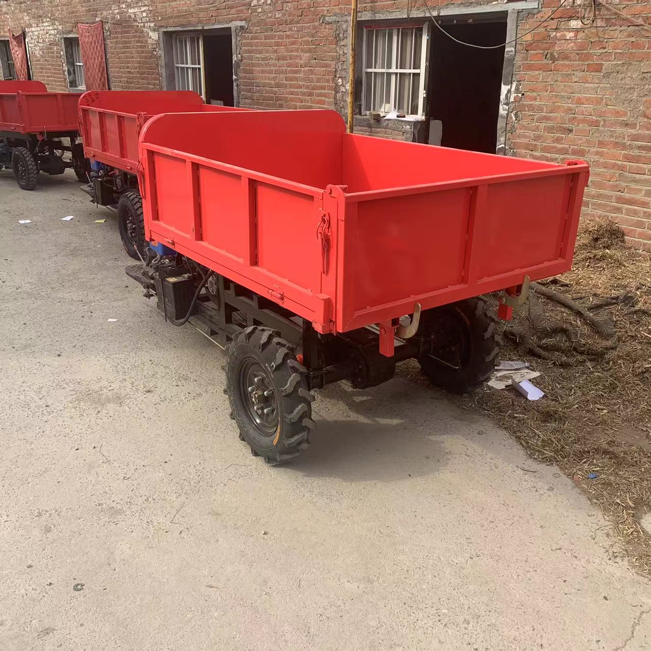 機(jī)械工地三輪車養(yǎng)殖拉料車濰柴動力