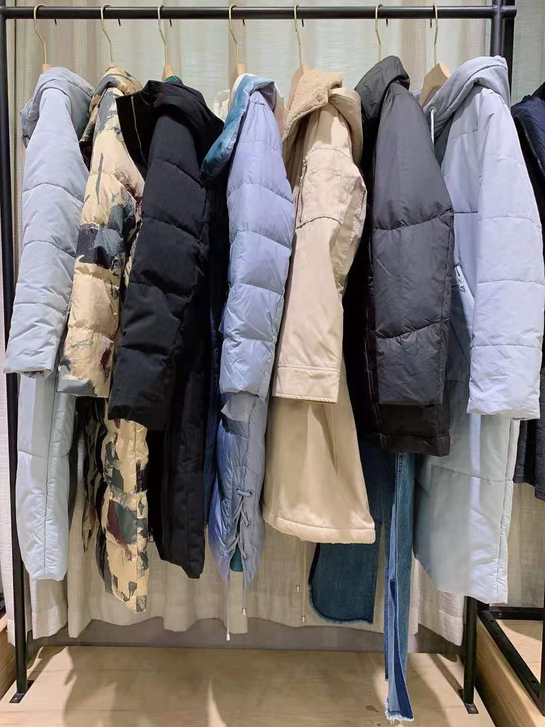 上海高端一二線品牌弗雷姆夫2021秋精 品女裝尾貨批發(fā)供應商